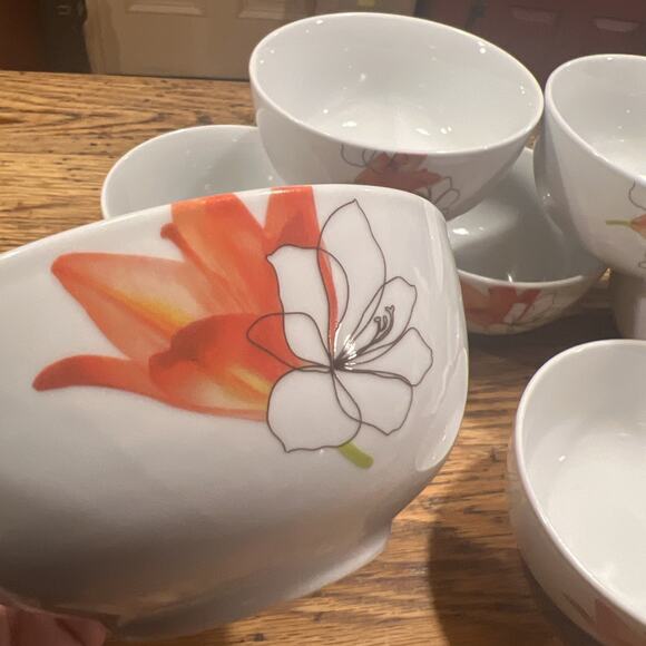 SET OF 7 Tabletops Gallery LILY Coupe Soup Cereal Bowls Red Flower Minimalst EX - Picture 4 of 6